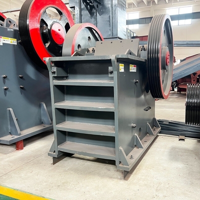 PE600X900 標準サイズの石灰岩バザルトのための原材料粉砕機