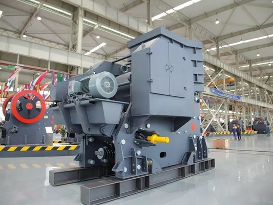 100tph 固定式採石場 岩石 C6X110 マウス クラッシャー 鉱石材料のクラッシングプラント